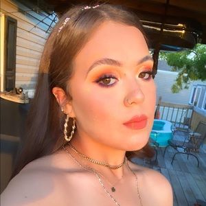 Meet your Posher, Adamary